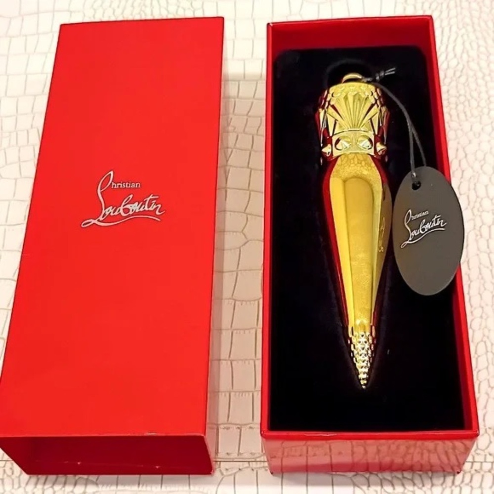 💋 Christian Louboutin Silky Satin Satin lipstick - Rouge Louboutin 001 - Picture 5 of 12